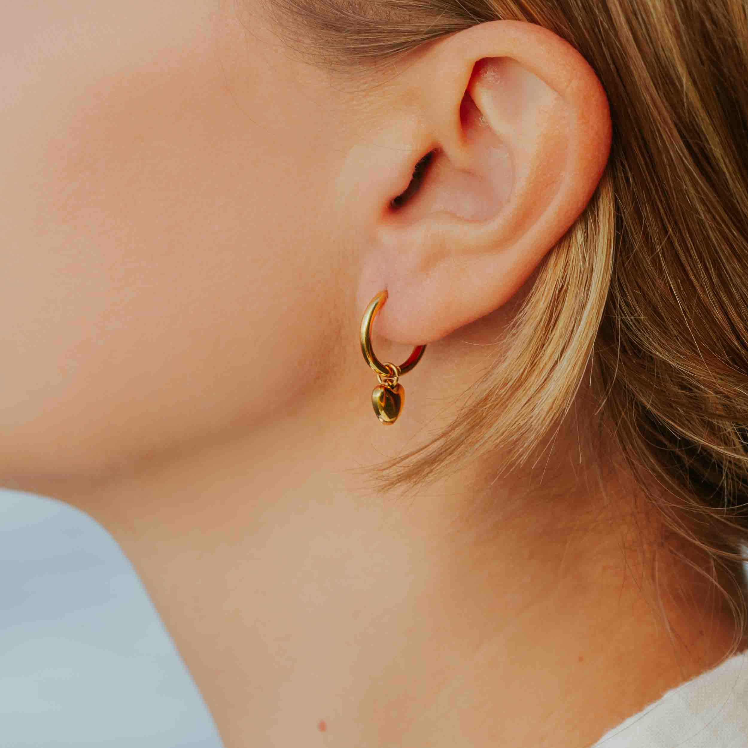 Love - Korvakorut - Maya Helie